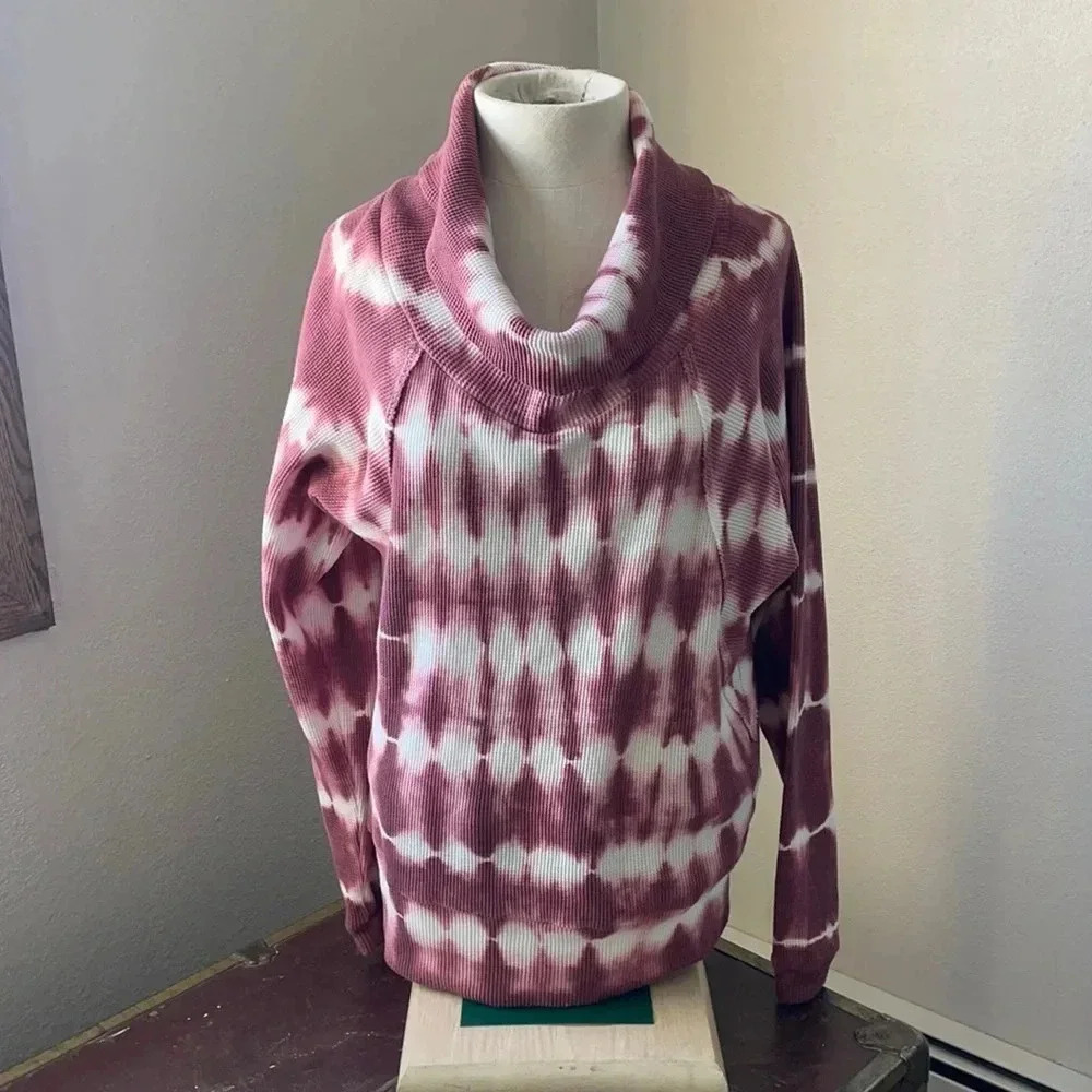 Anthropologie Medium New Pilcro Angie Waffle Thermal Top Wine‎ Red Tie Dye